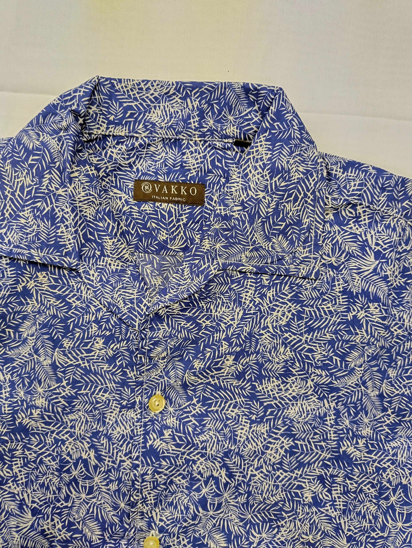 VAKKO shirt close-up showing collar