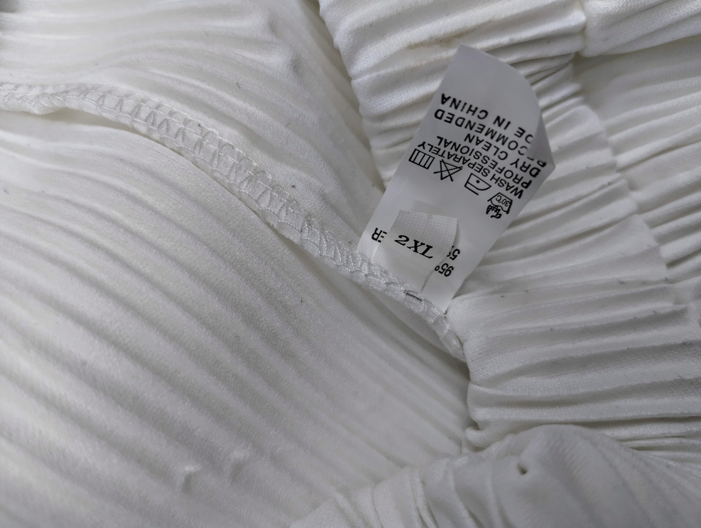 Another close-up of the inner tag with size 2XL