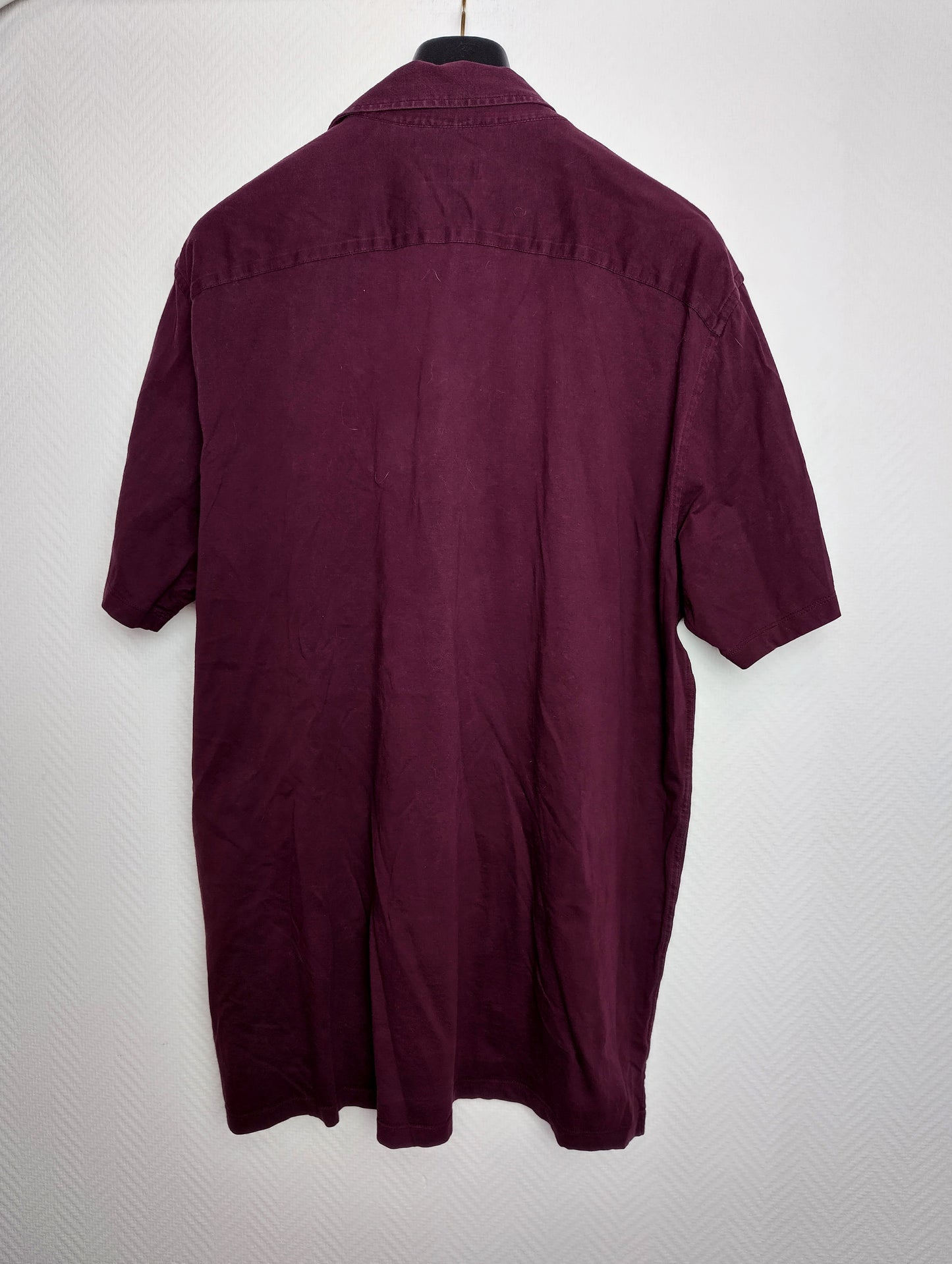 Back view of burgundy jersey shirt