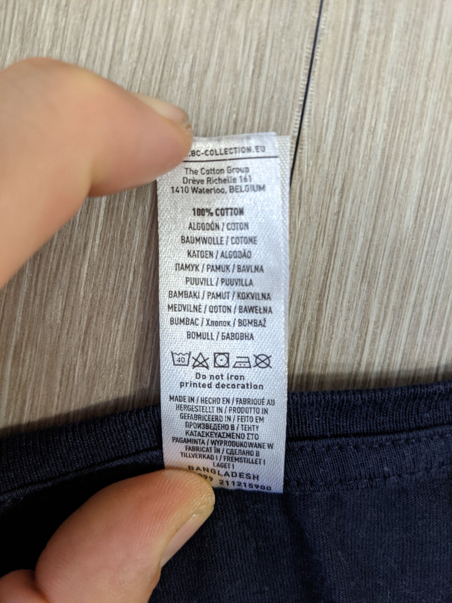 Care label showing fabric and care instructions