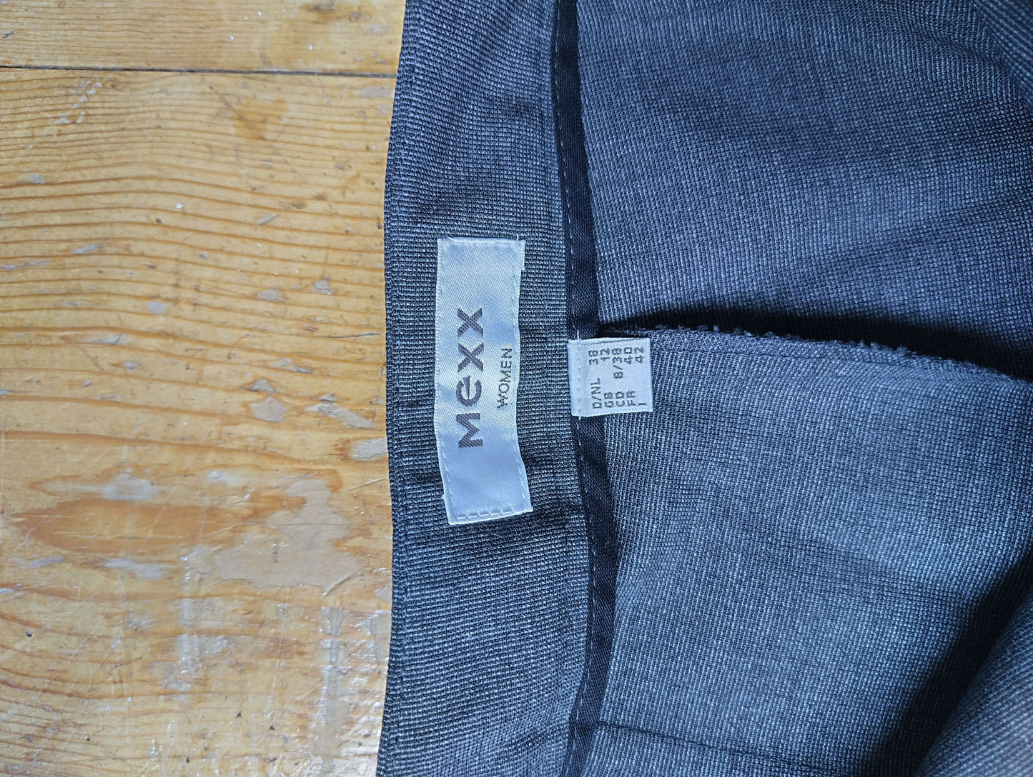 Close-up of Mexx label on the pants