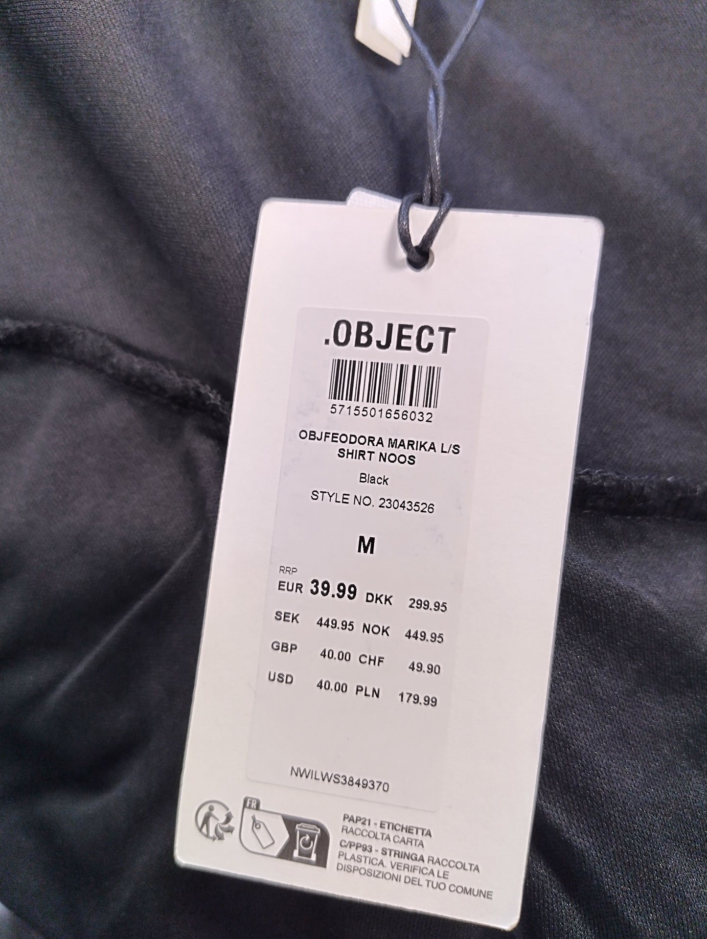 Size and brand tag of Object shirt