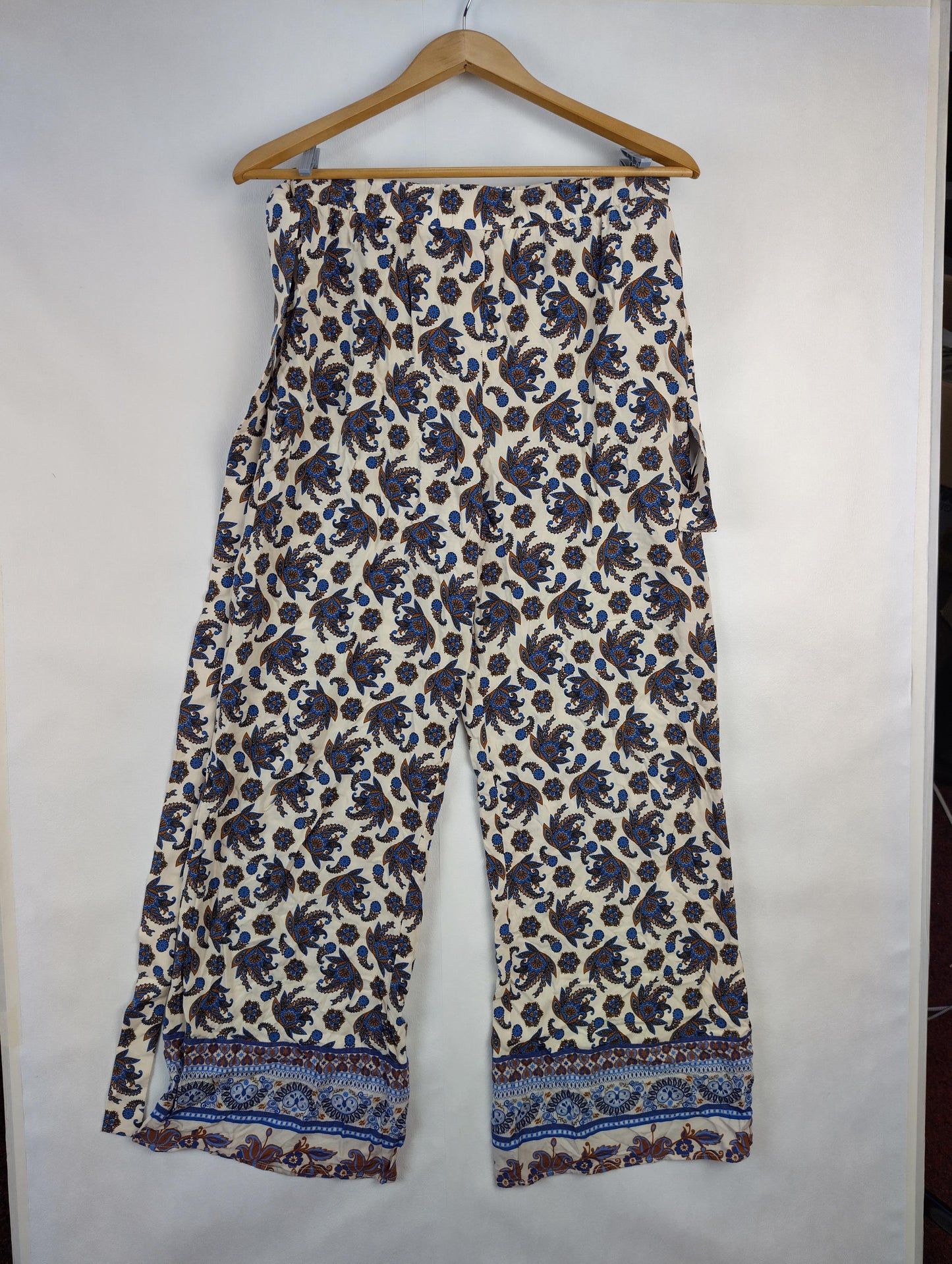 Back view of Vila patterned wide-leg pants
