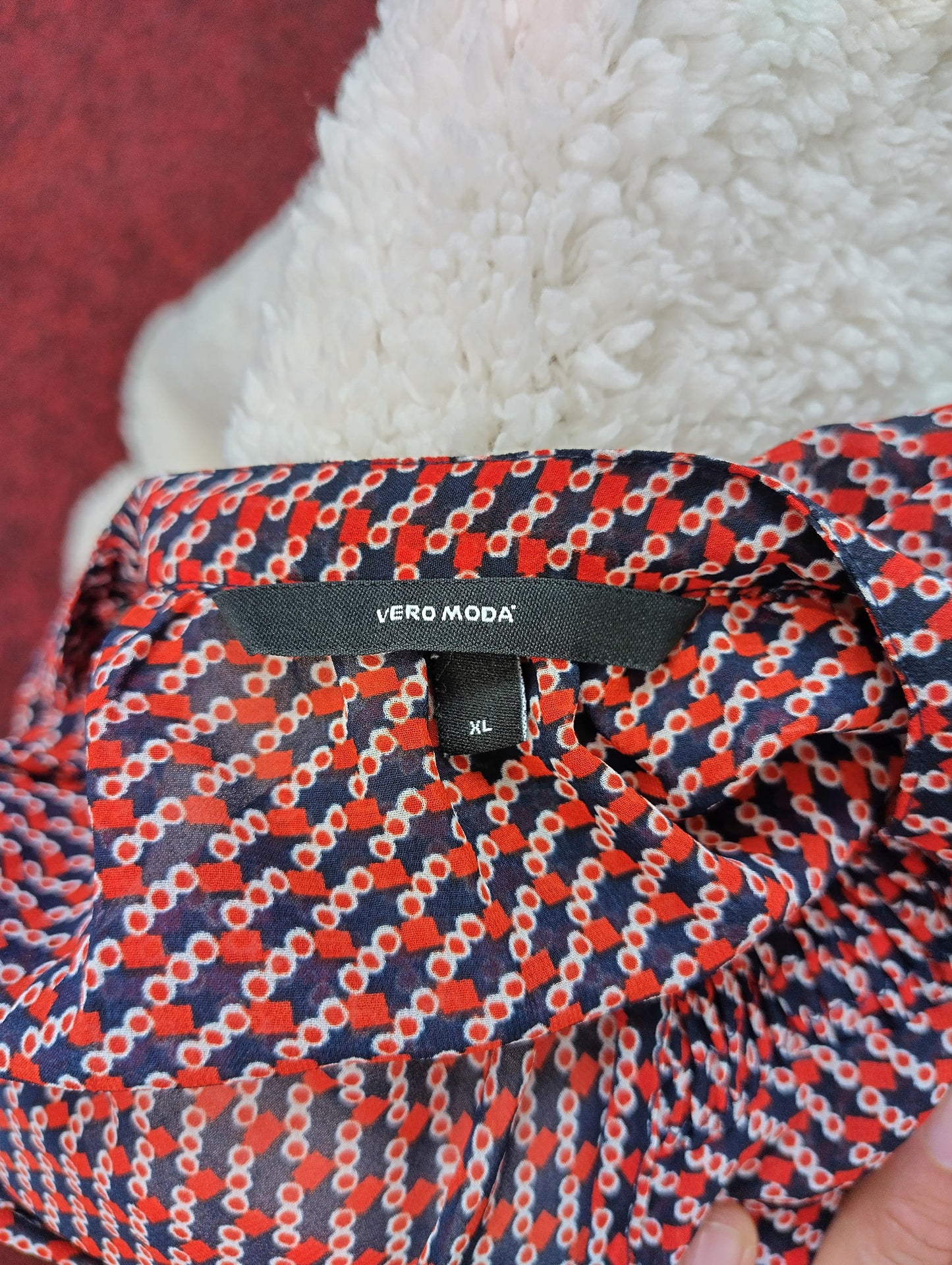 Close-up of Vero Moda label and pattern