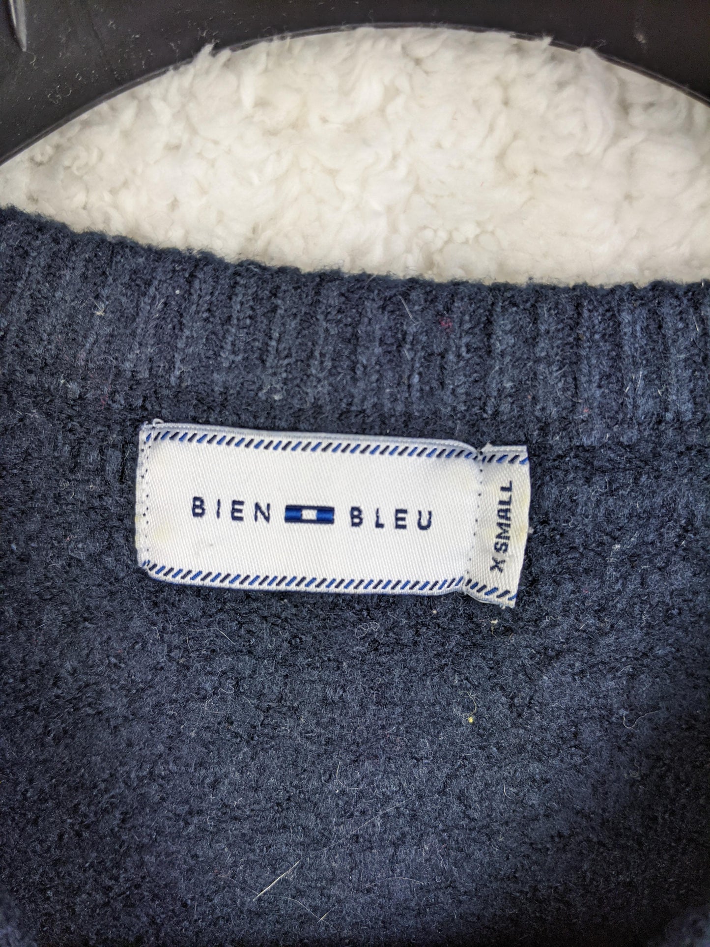 Label showing Bien Bleu brand and Small size