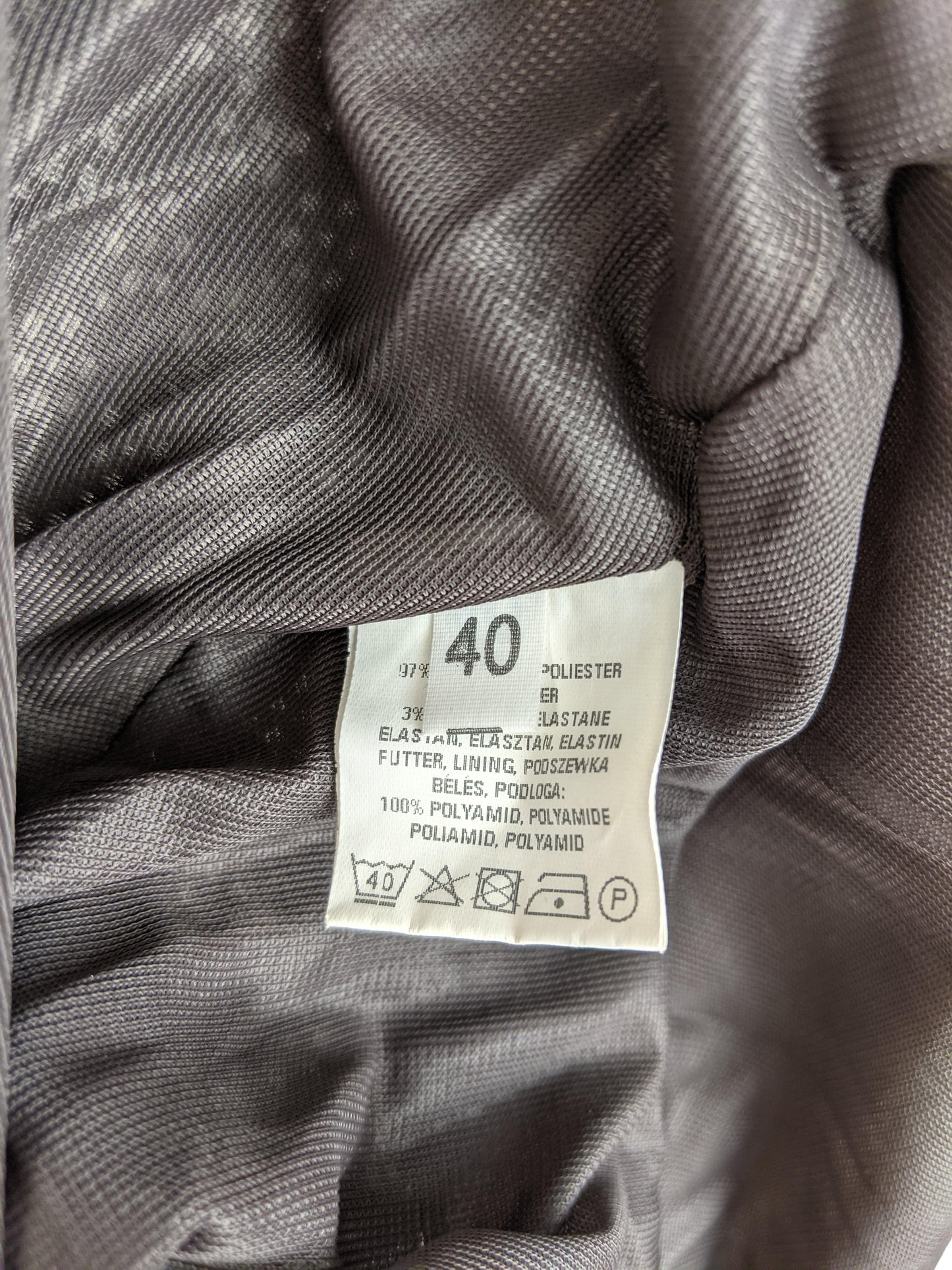 Size label showing 40 of the Savannah dress
