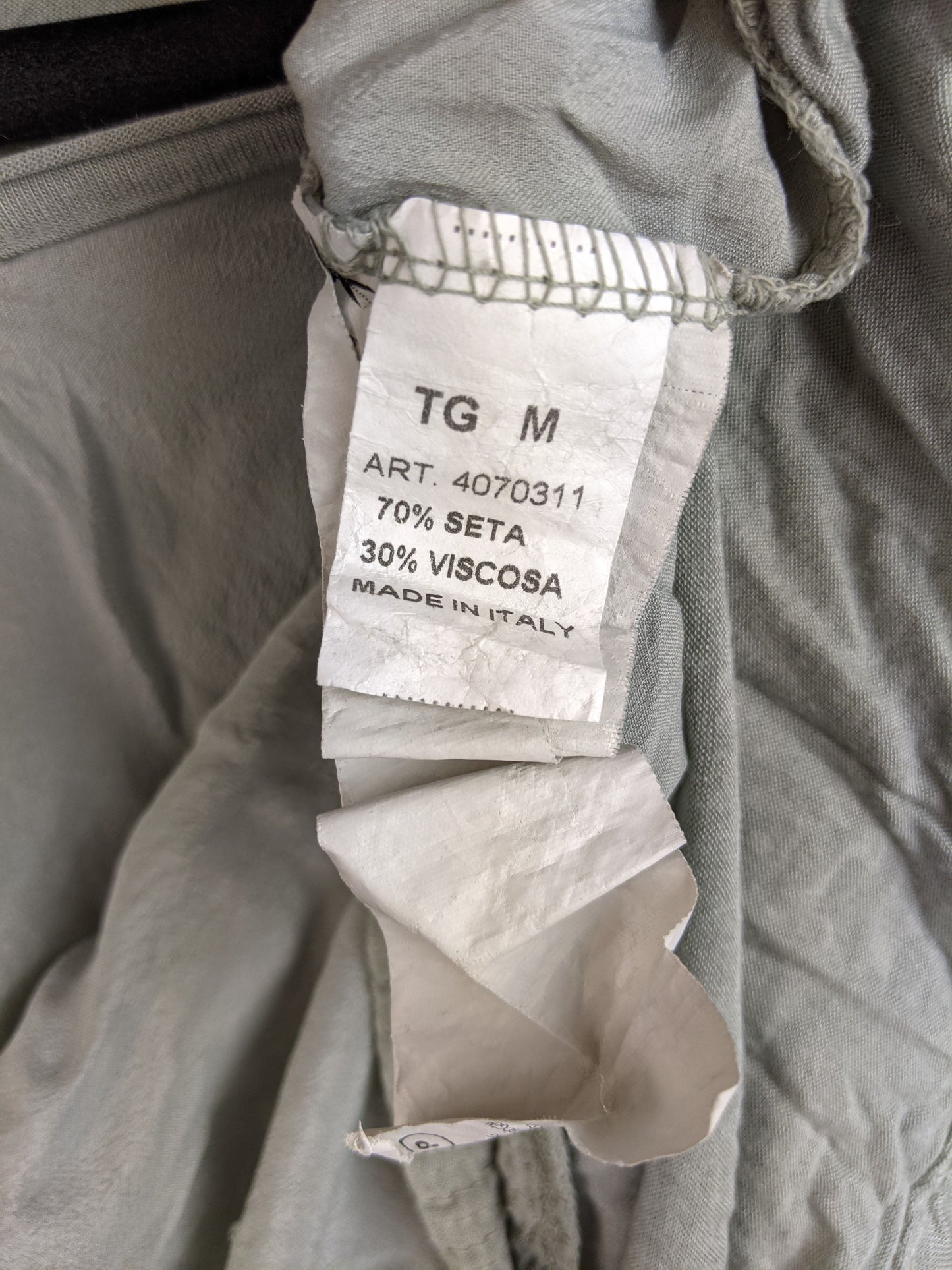Material tag showing 70% silk and 30% viscose