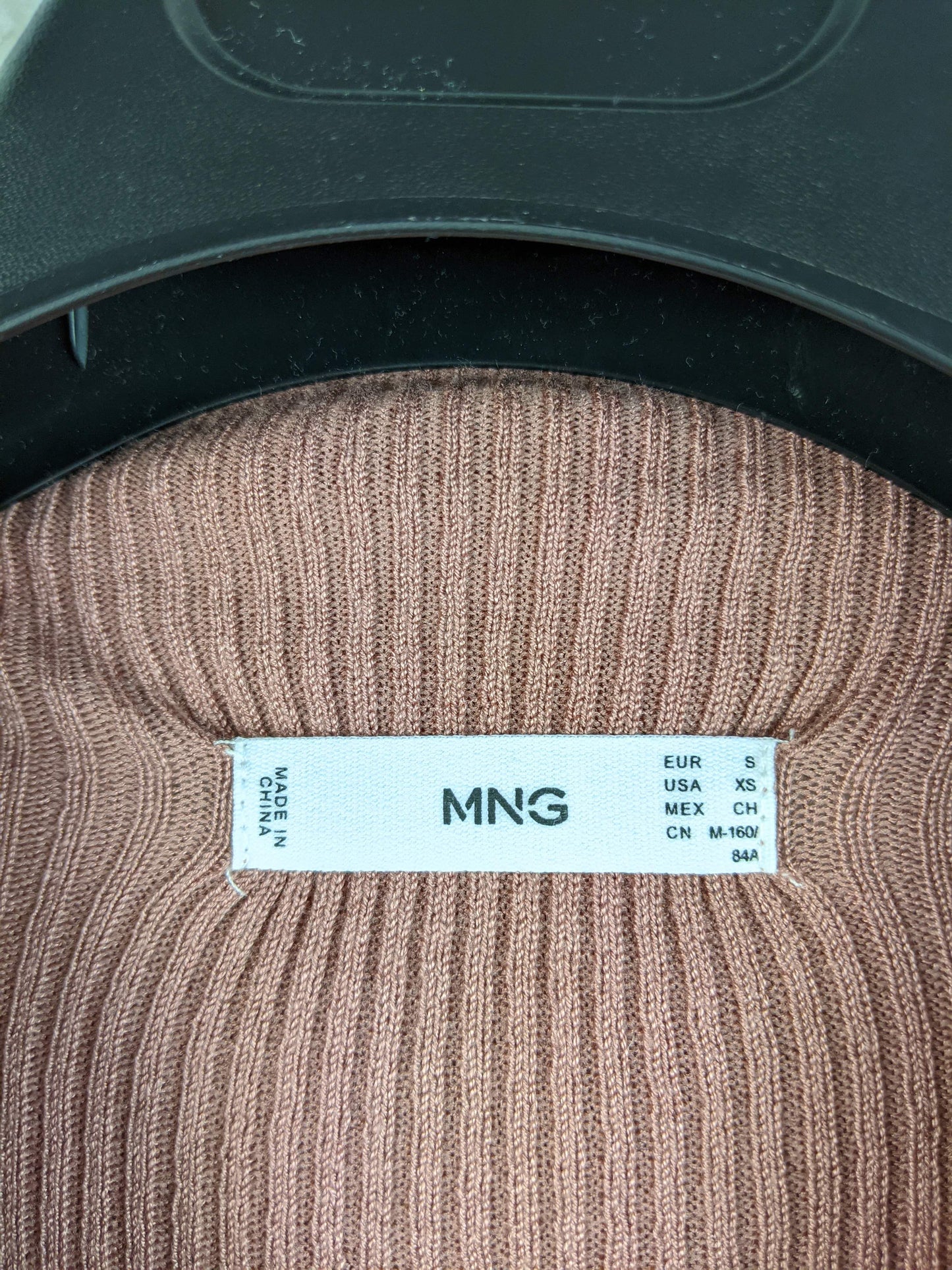 Size and brand label of MNG ribbed mock neck top