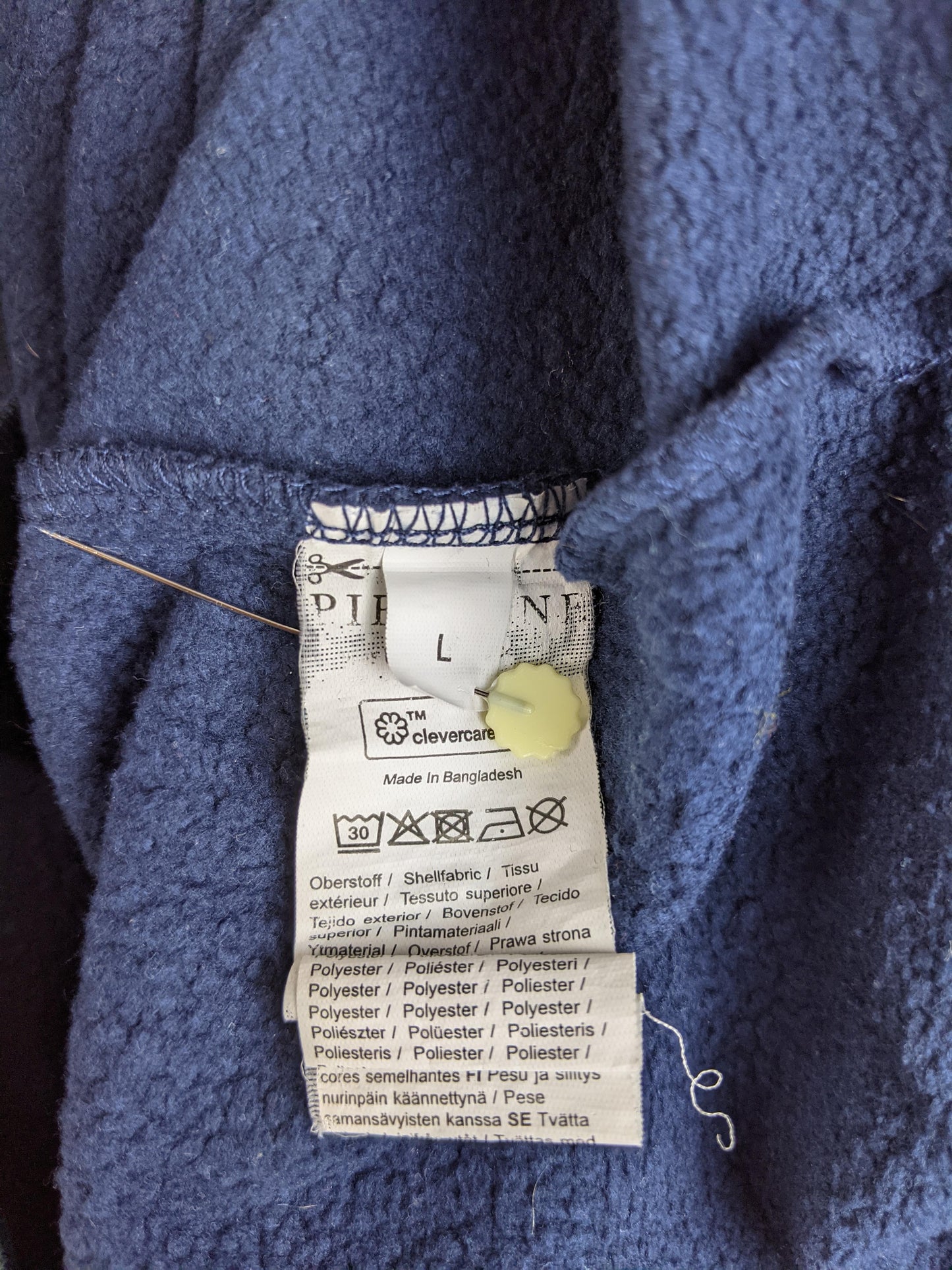 Care label on the Pier One sweatshirt