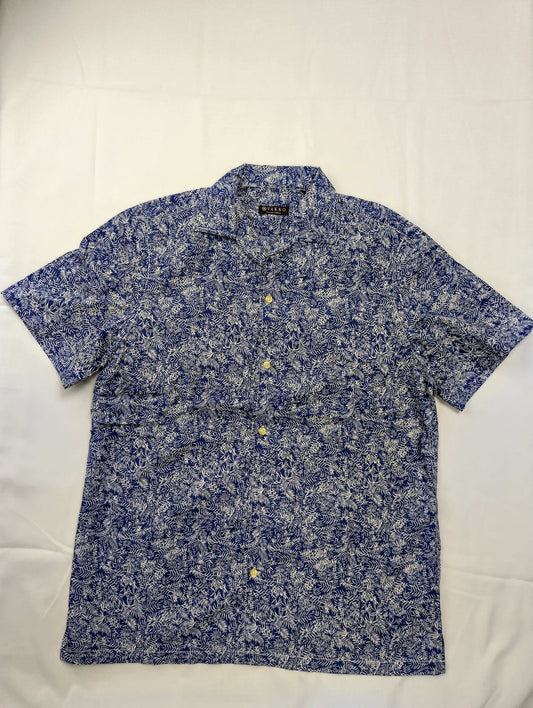 VAKKO floral shirt laid flat