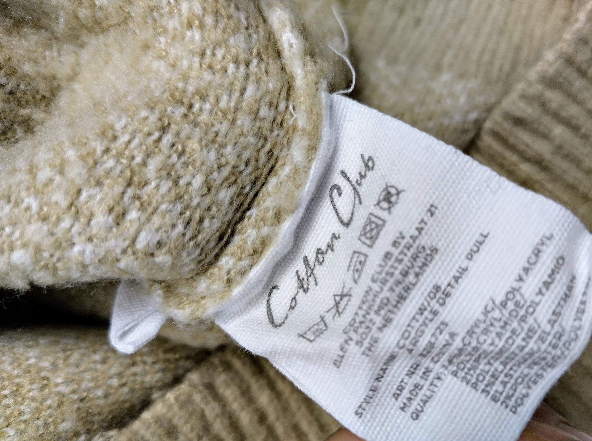 Cotton Club care label close-up