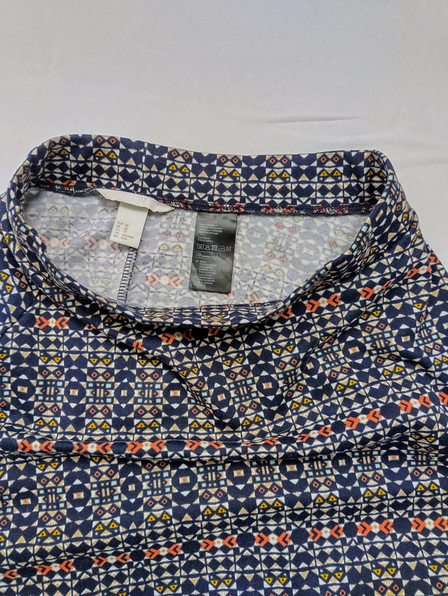 Close-up of the skirt's waistband