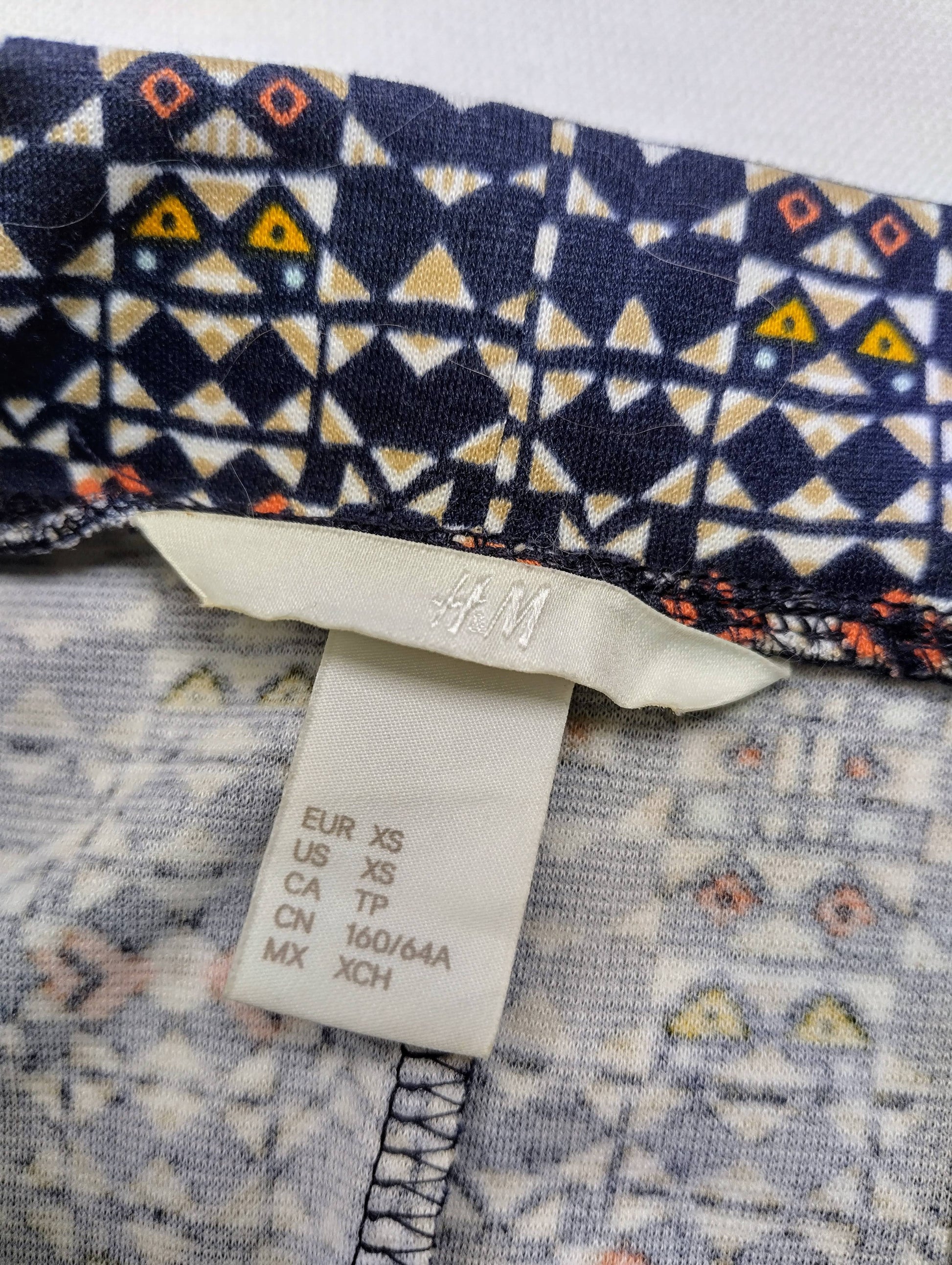 Label showing size XS