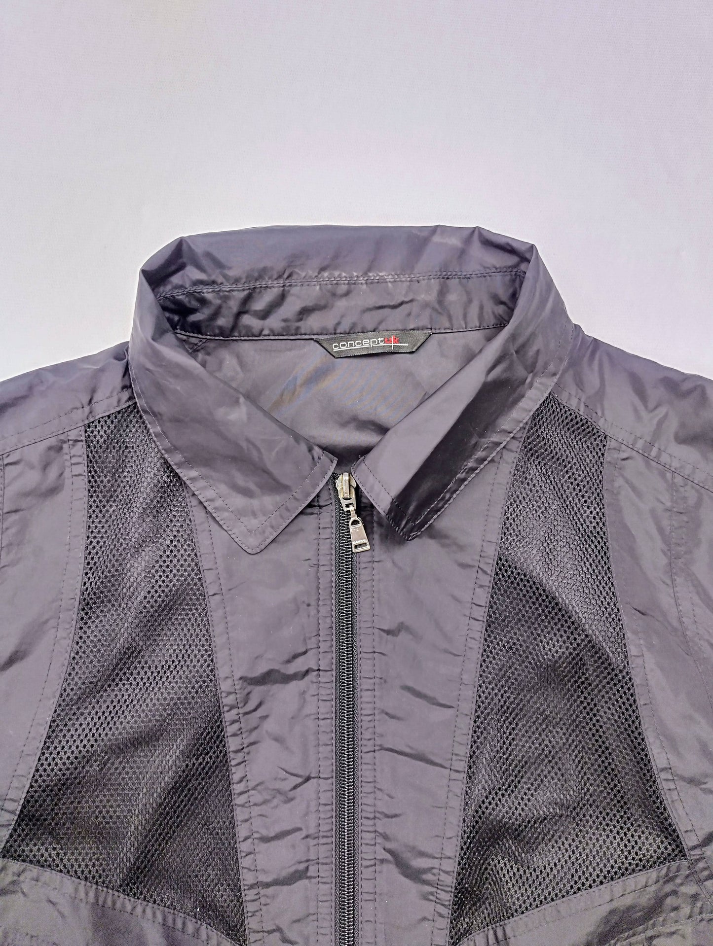 Close-up of the collar and zipper of the jacket