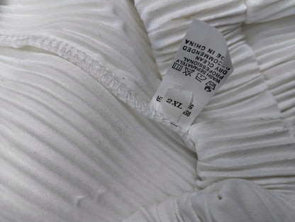 Another close-up of the inner tag with size 2XL
