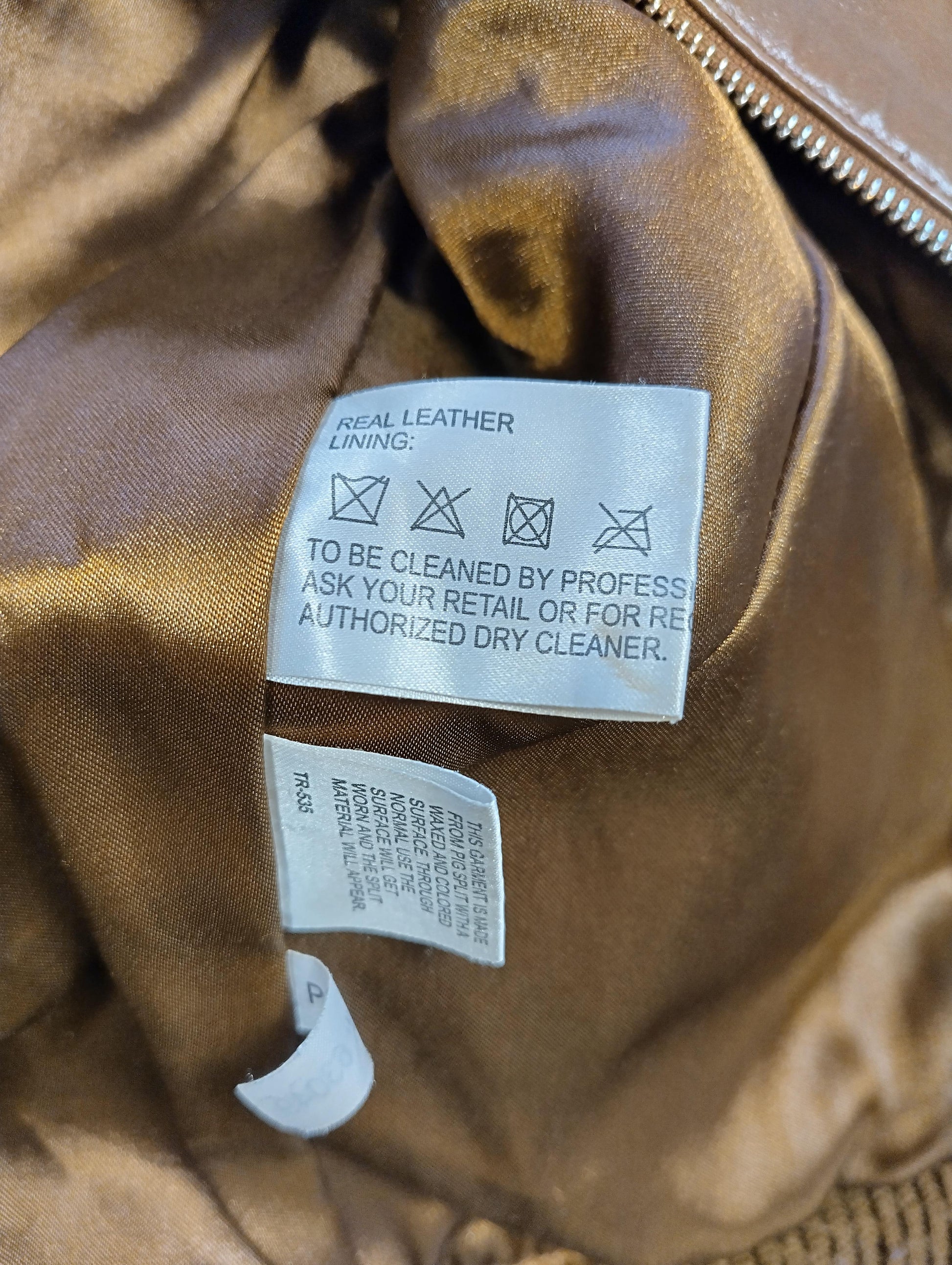 Care label of the leather jacket