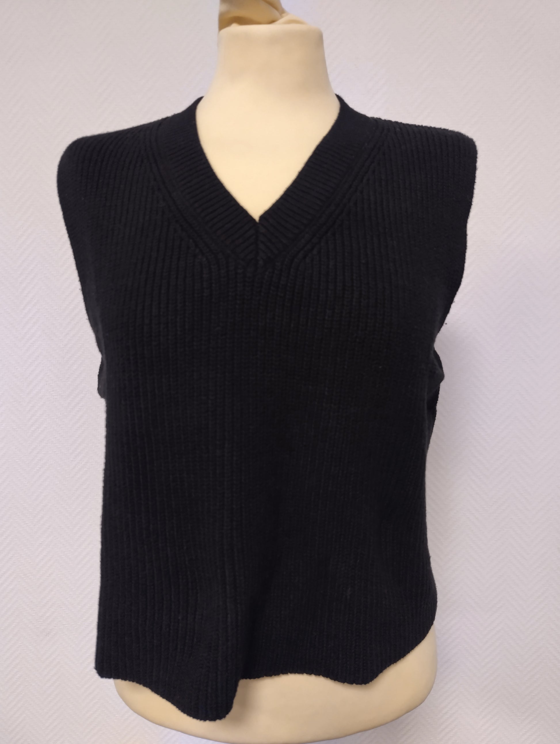 Alternative front angle view of the top