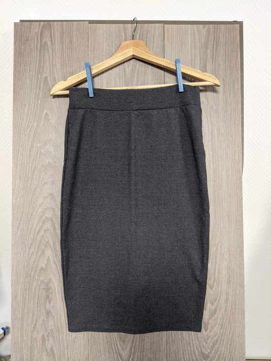 Front view of the dark gray pencil skirt