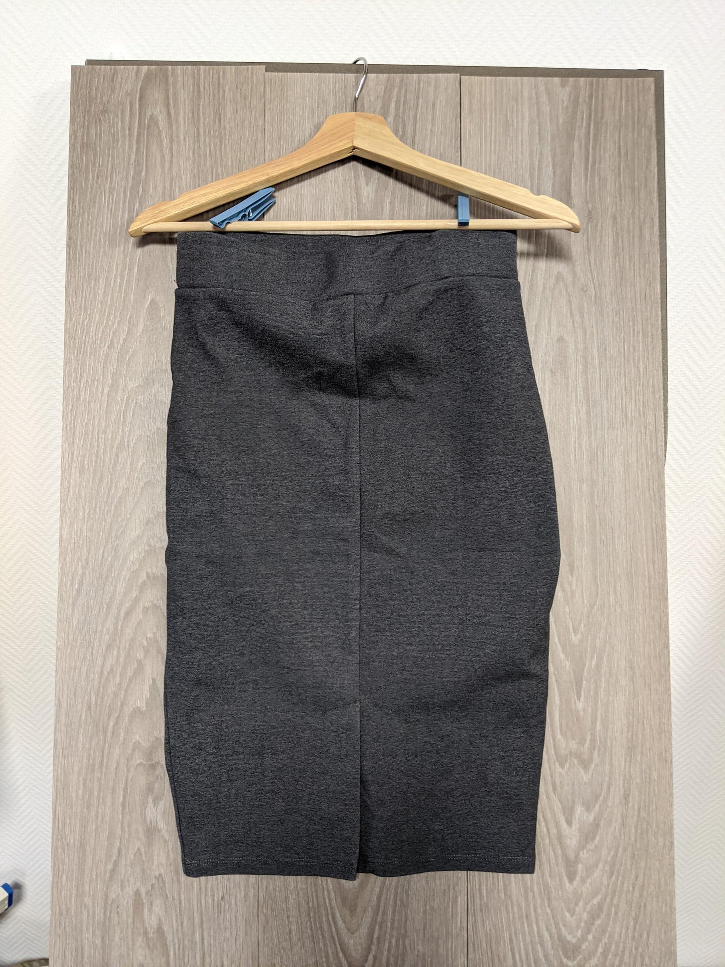 Back view of the dark gray pencil skirt