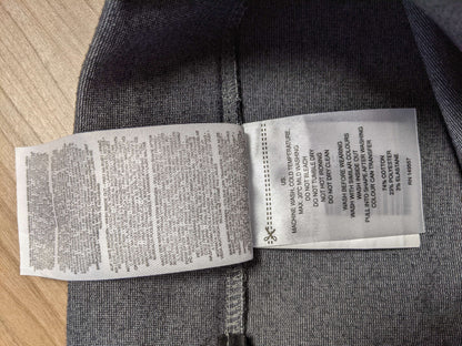 Washing instructions label of the skirt