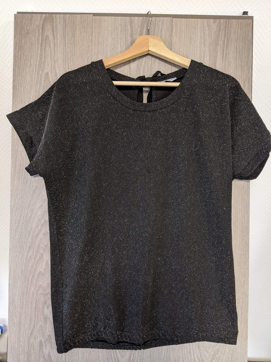 Front view of the sparkly black top