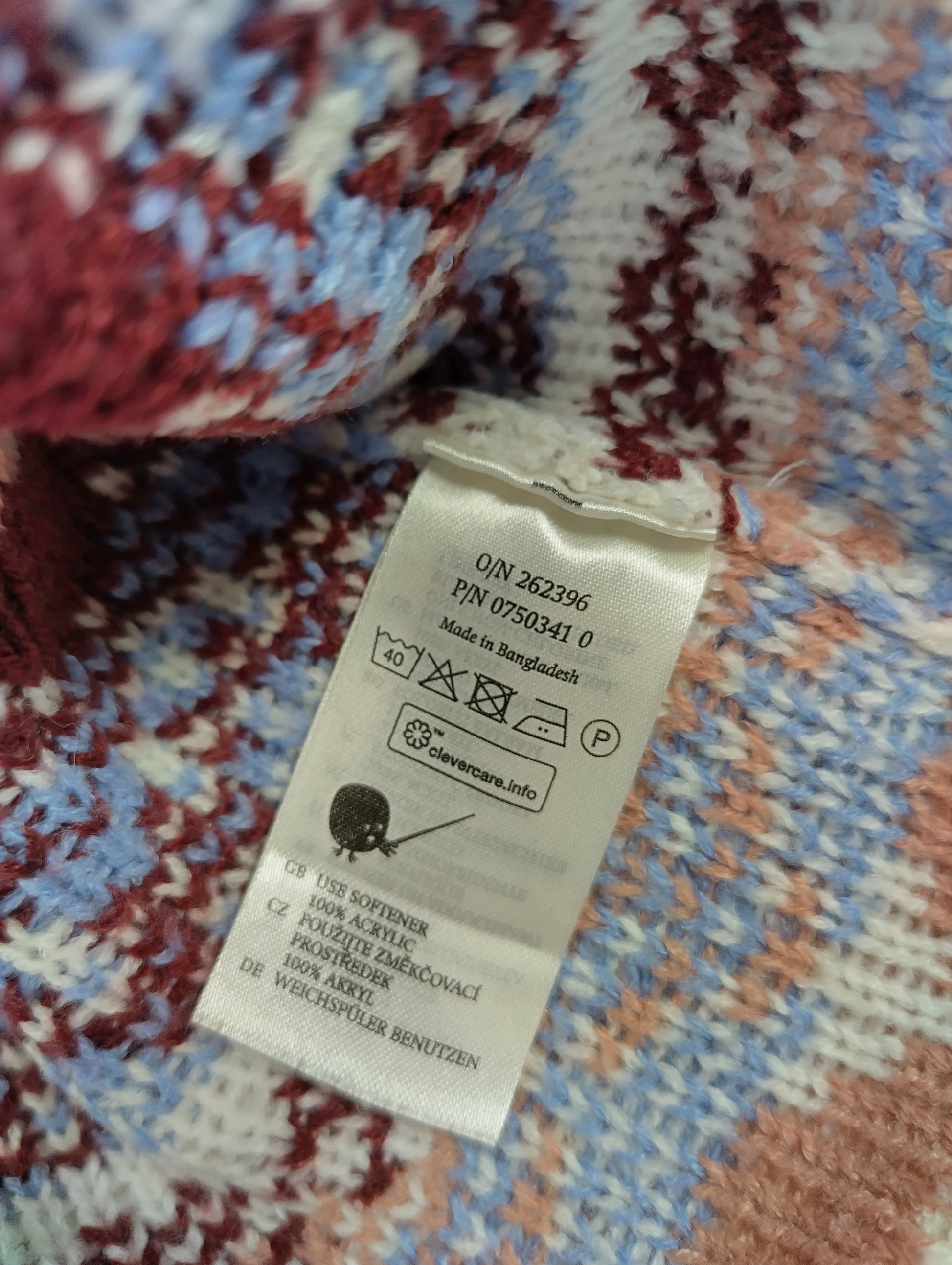 Care and material label of the sweater