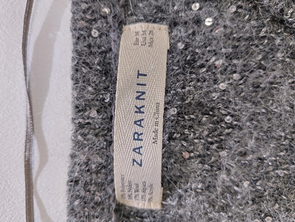 Close-up of Zaraknit label and fabric