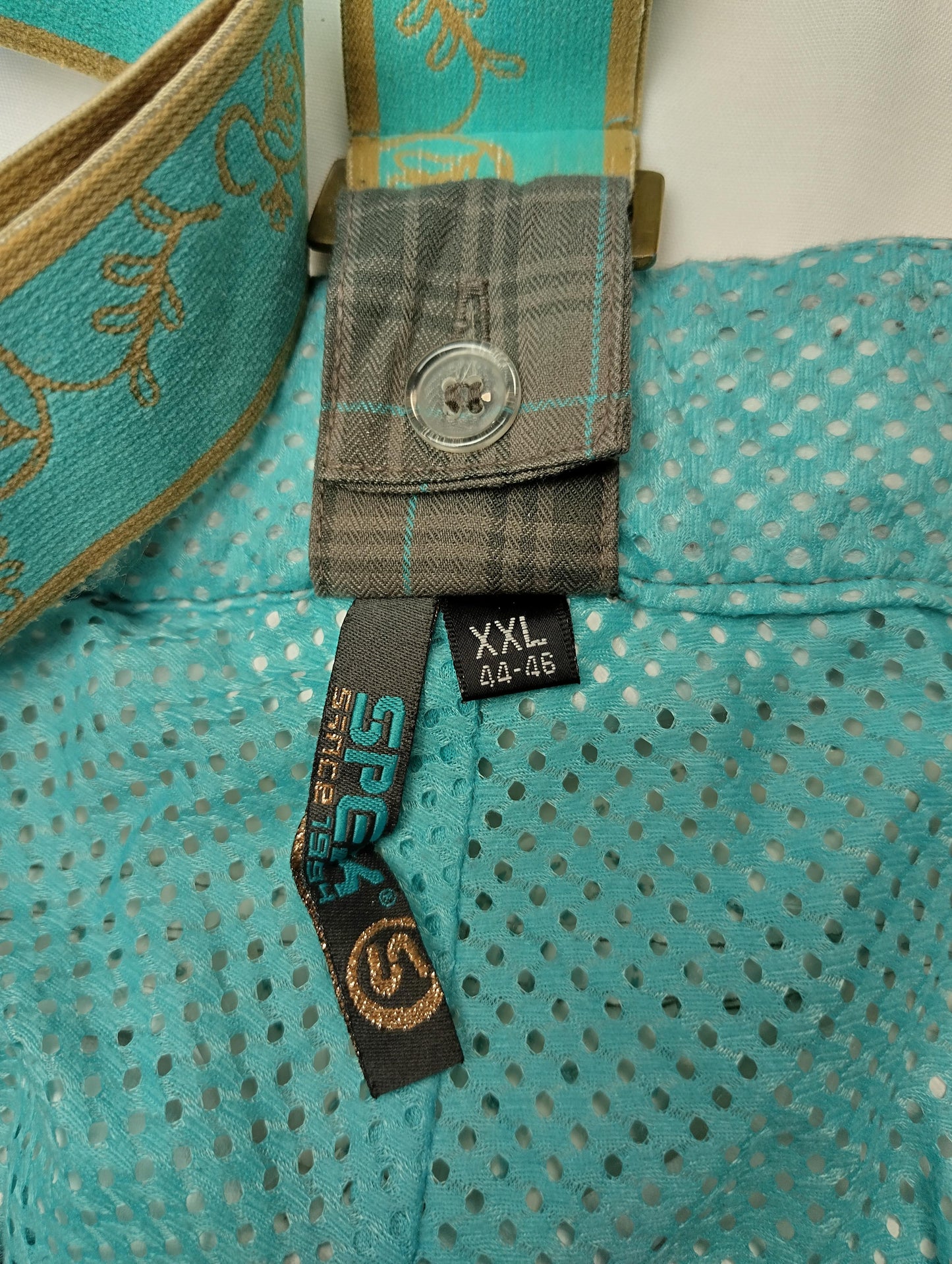 Tag detail showing size - XXL