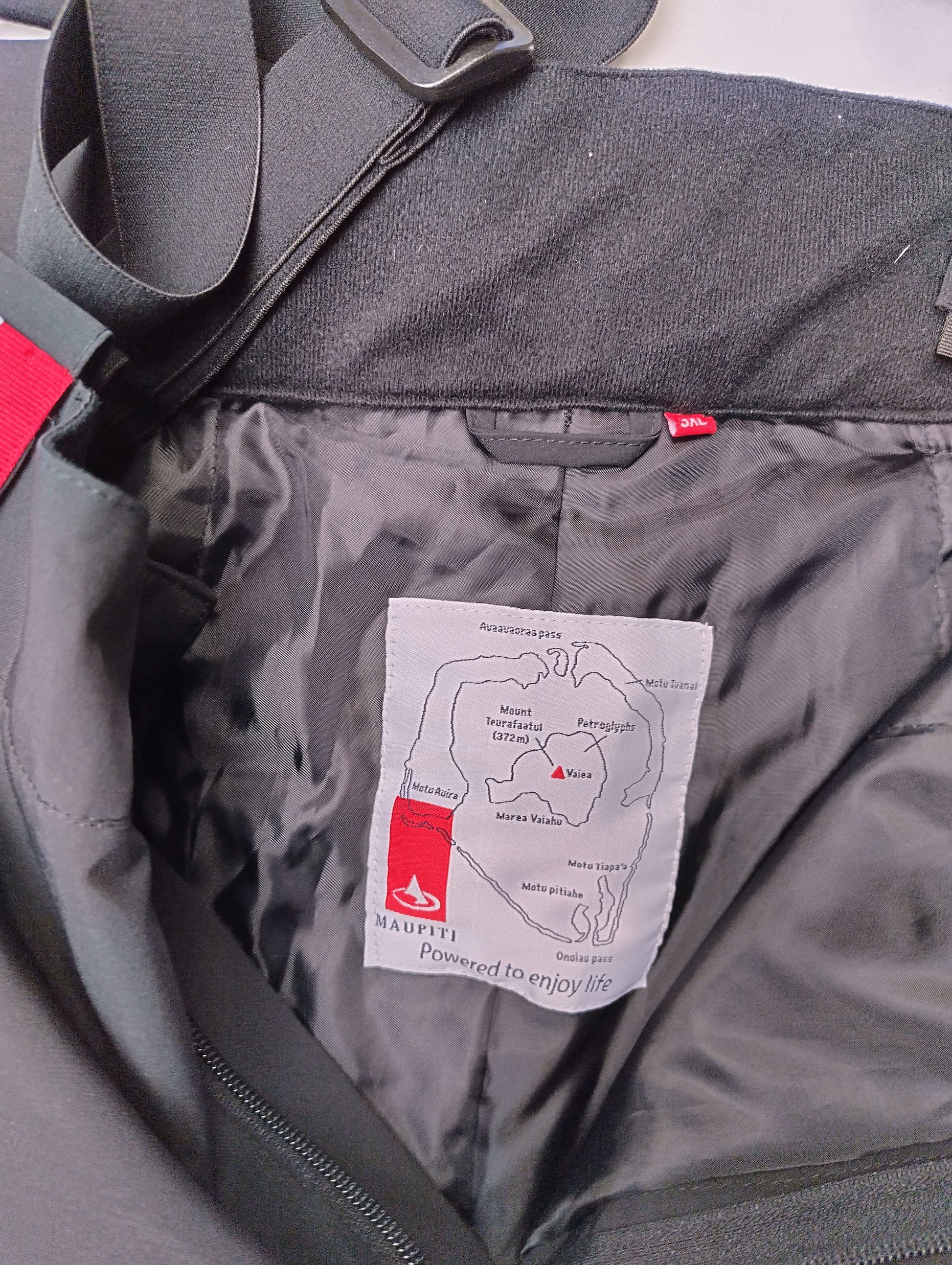 Interior label and map of Maupiti