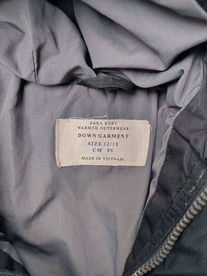 Close-up of the size label inside the jacket