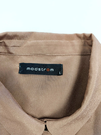 Label showing brand and size
