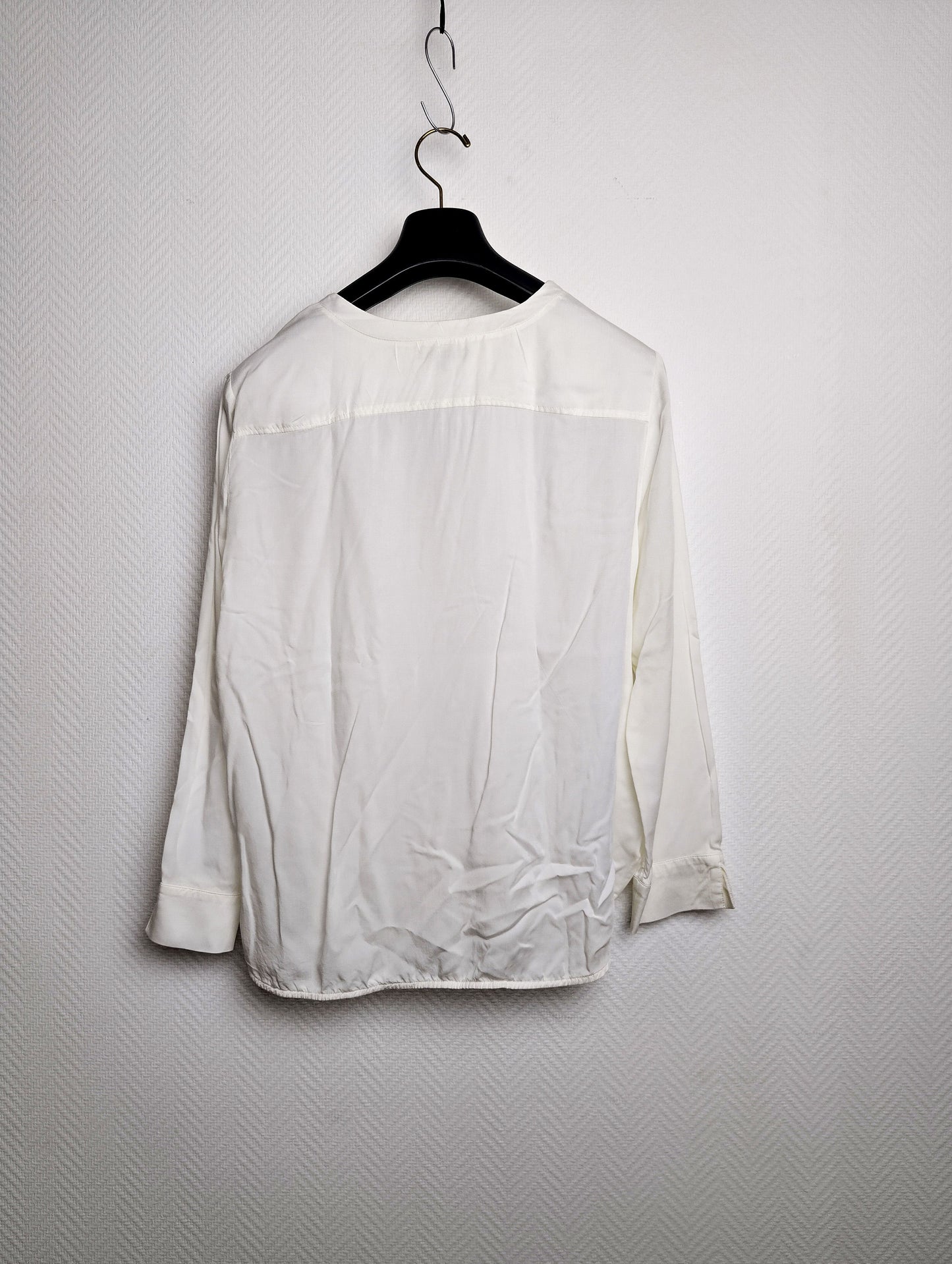 Back view of the white blouse