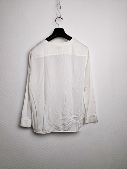 Back view of the white blouse