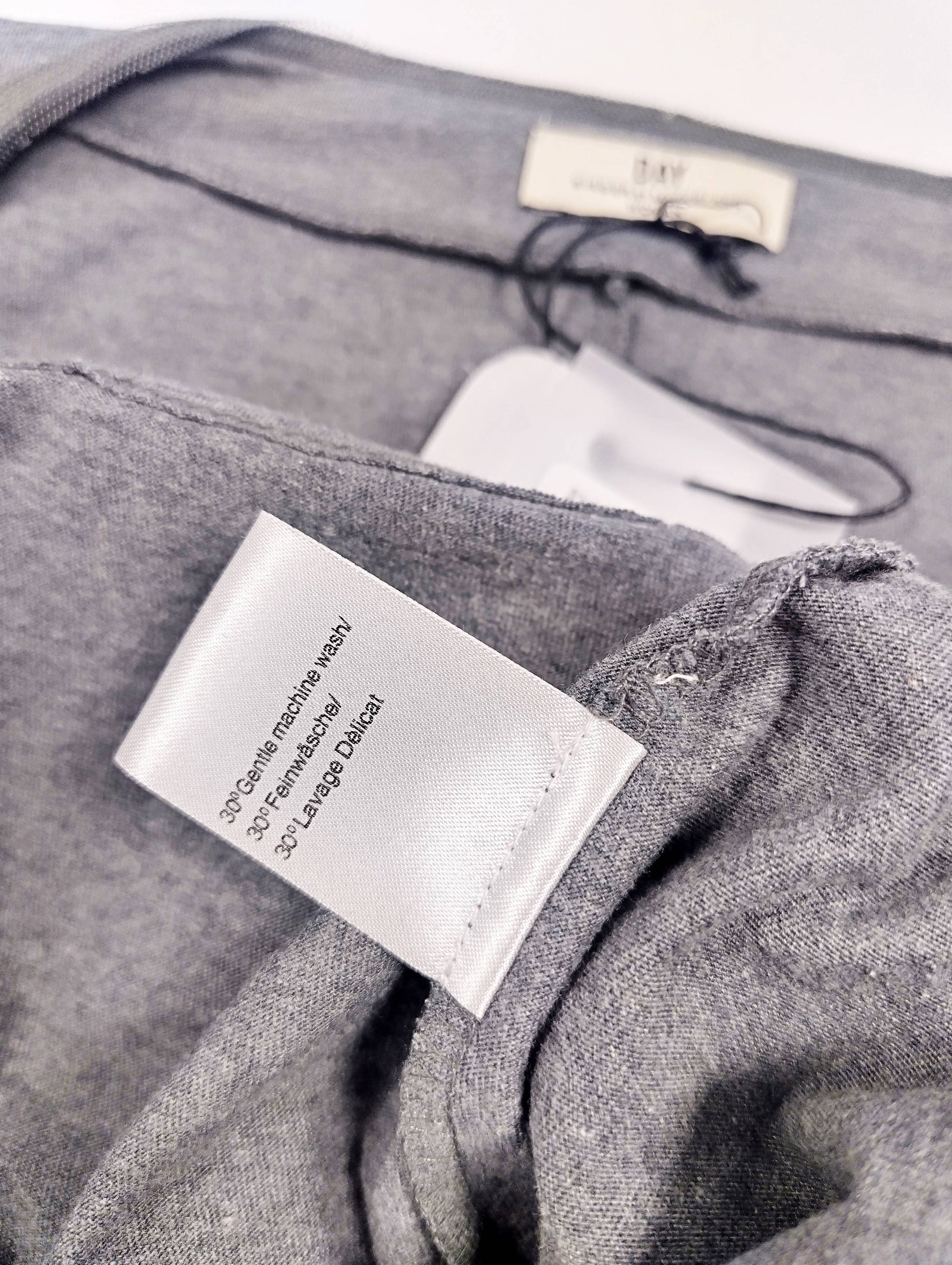 Washing instructions of the dress