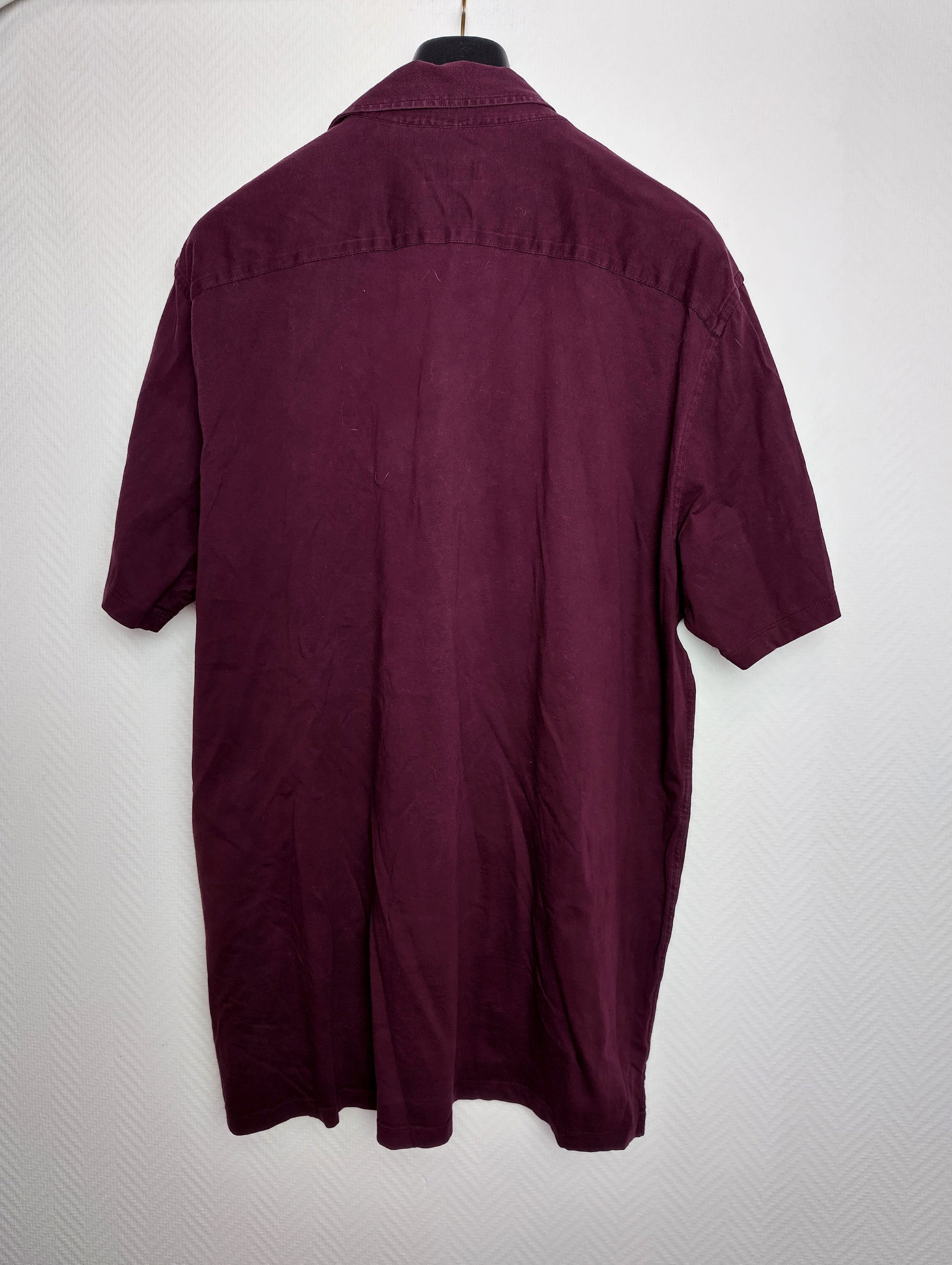 Back view of burgundy jersey shirt