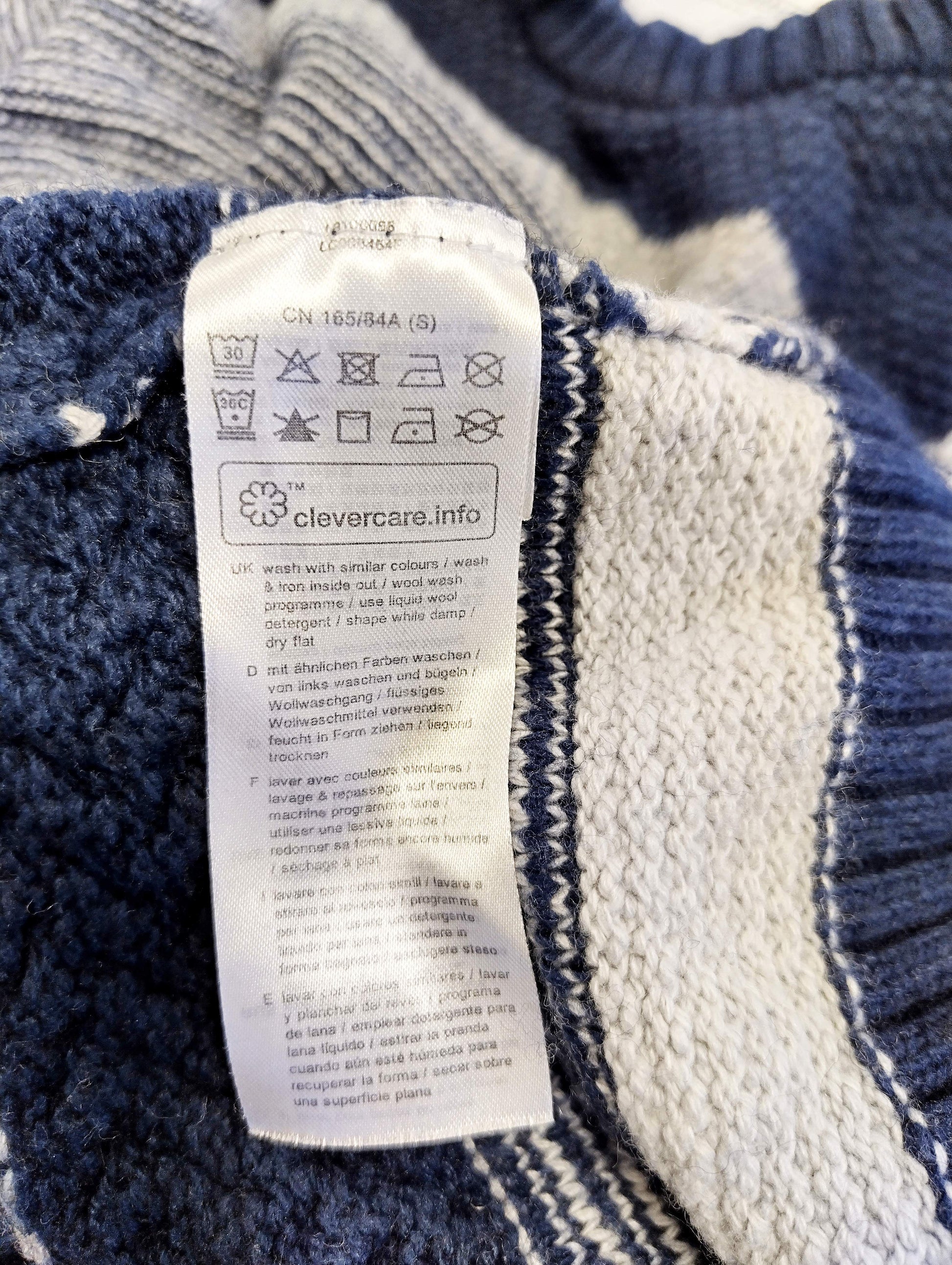 Care label details of the sweater
