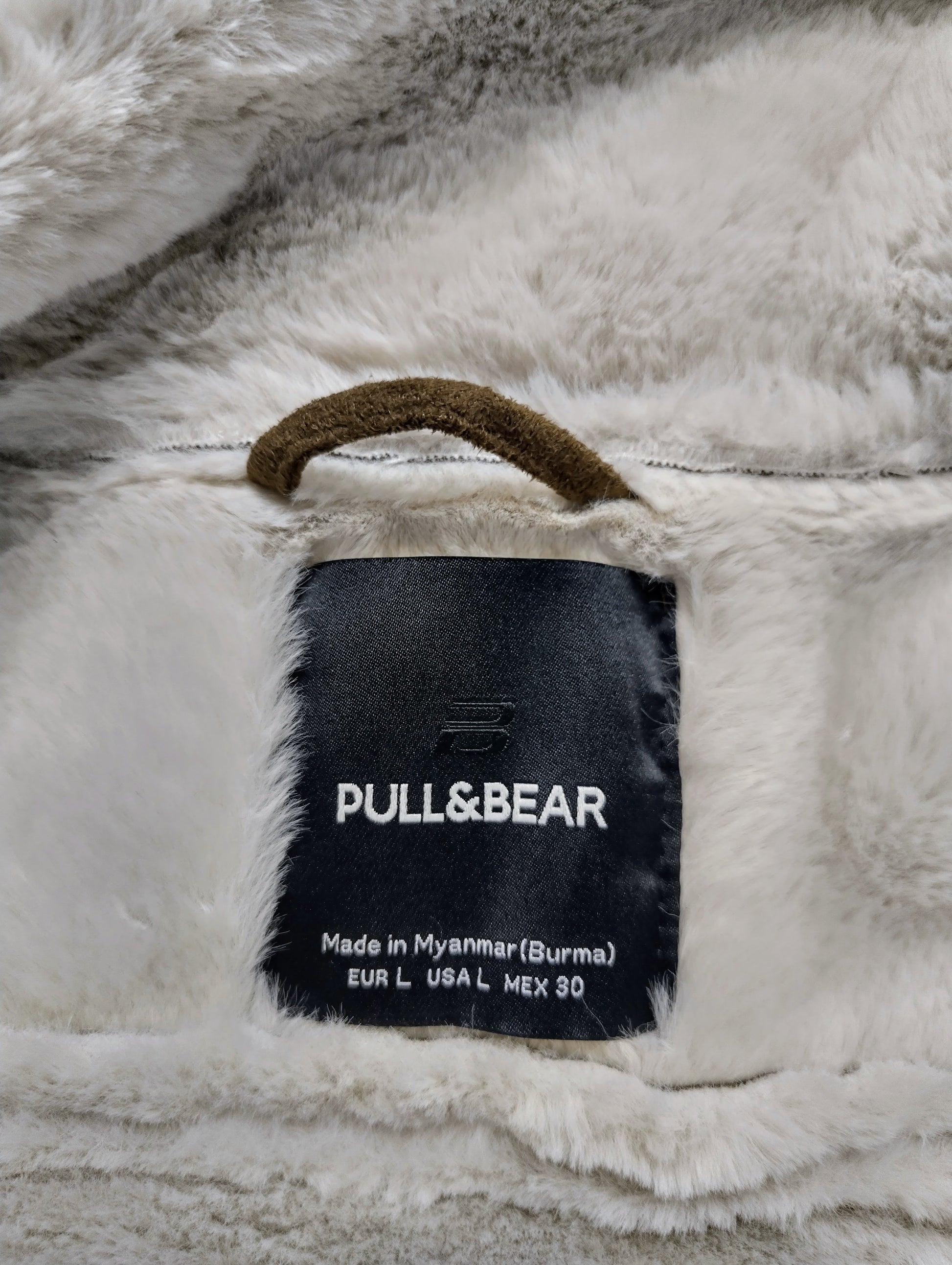 Tag showing brand details