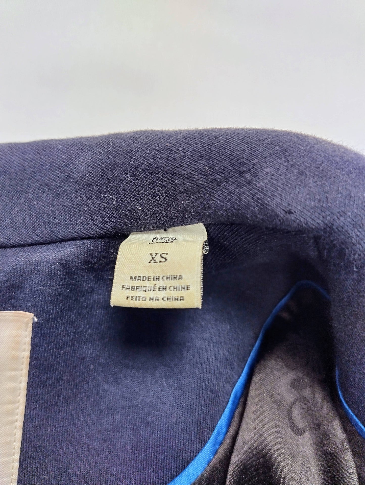 Size tag showing XS