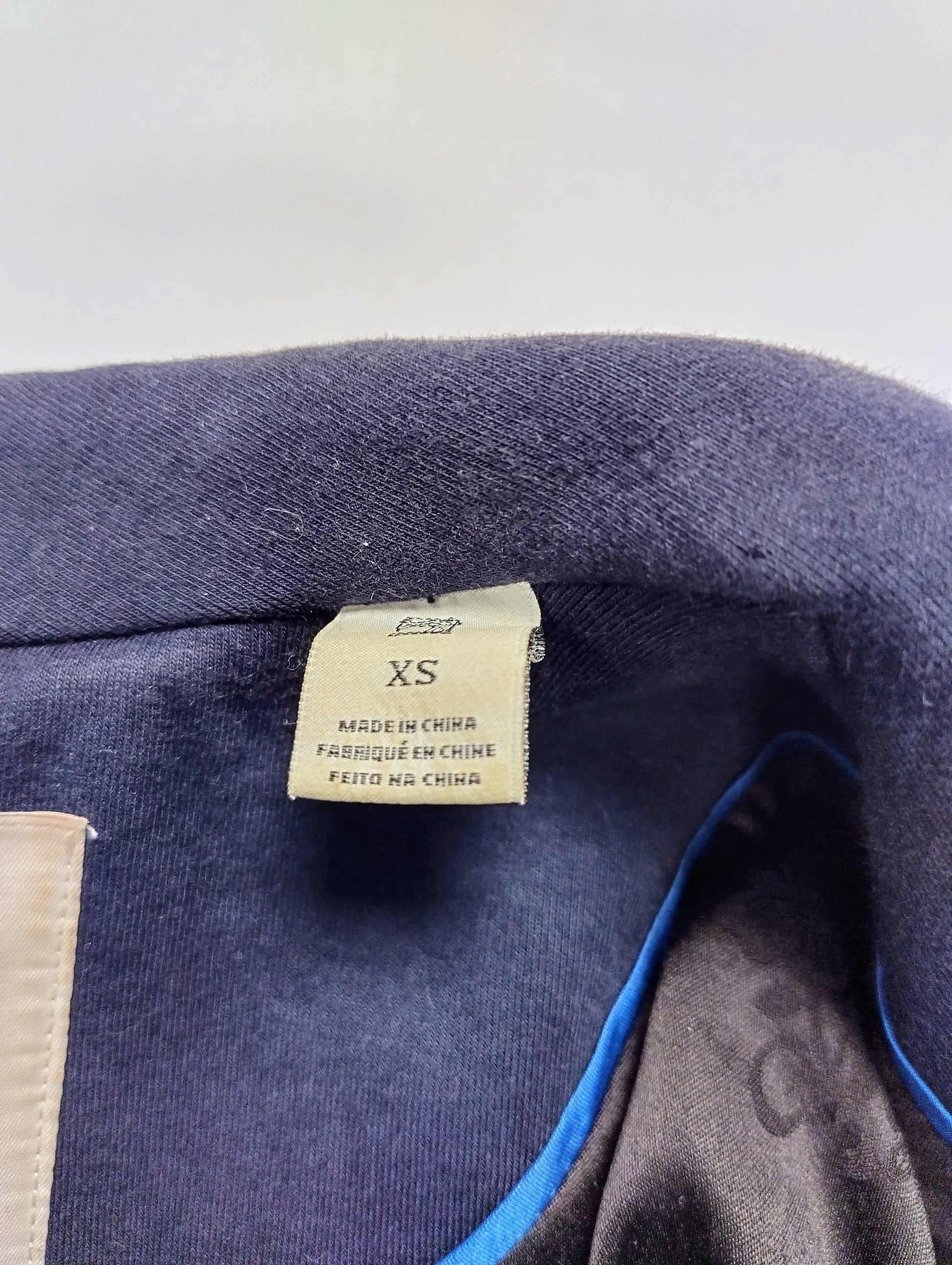 Size tag showing XS