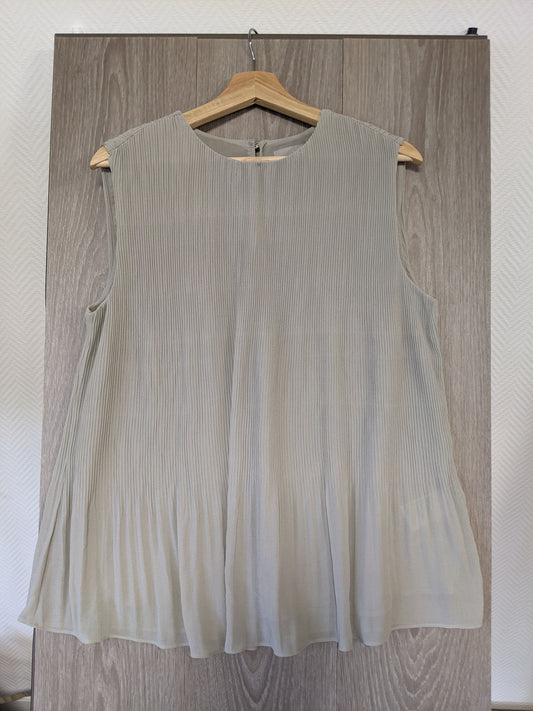 Light green pleated top front view