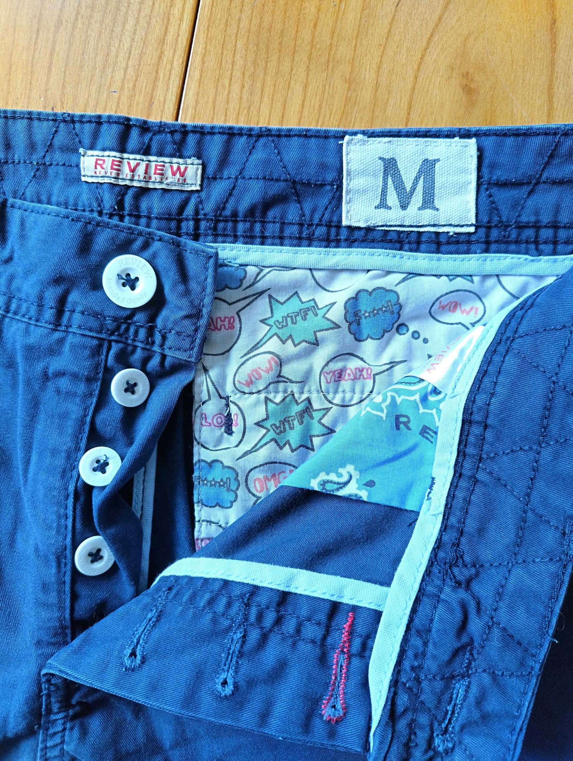 Inside label of Review shorts with size M