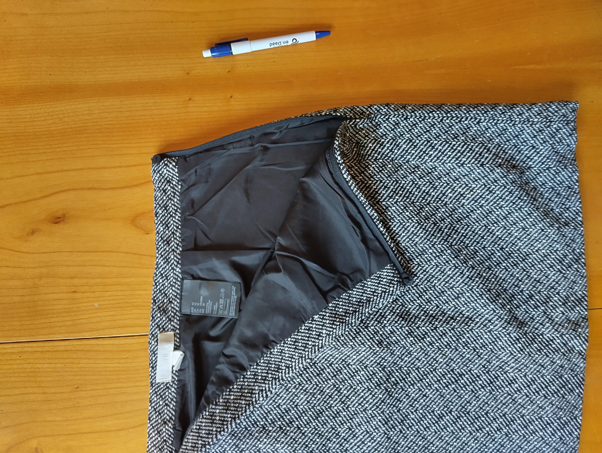 H&M Skirt Inside View