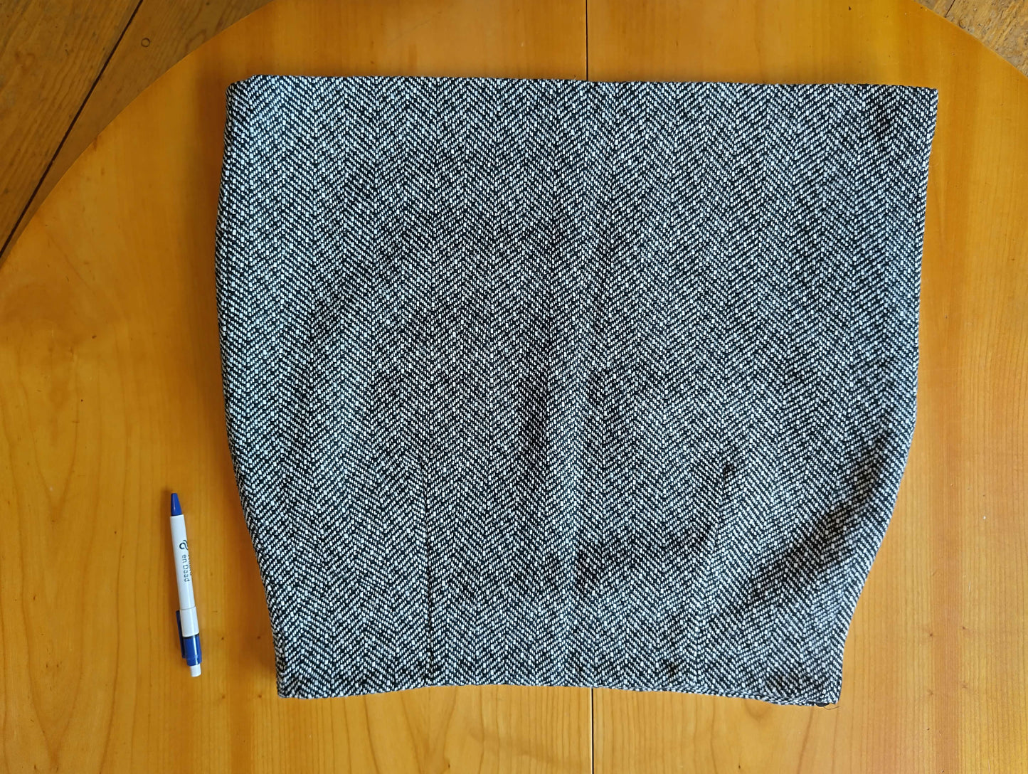 H&M Skirt Top View
