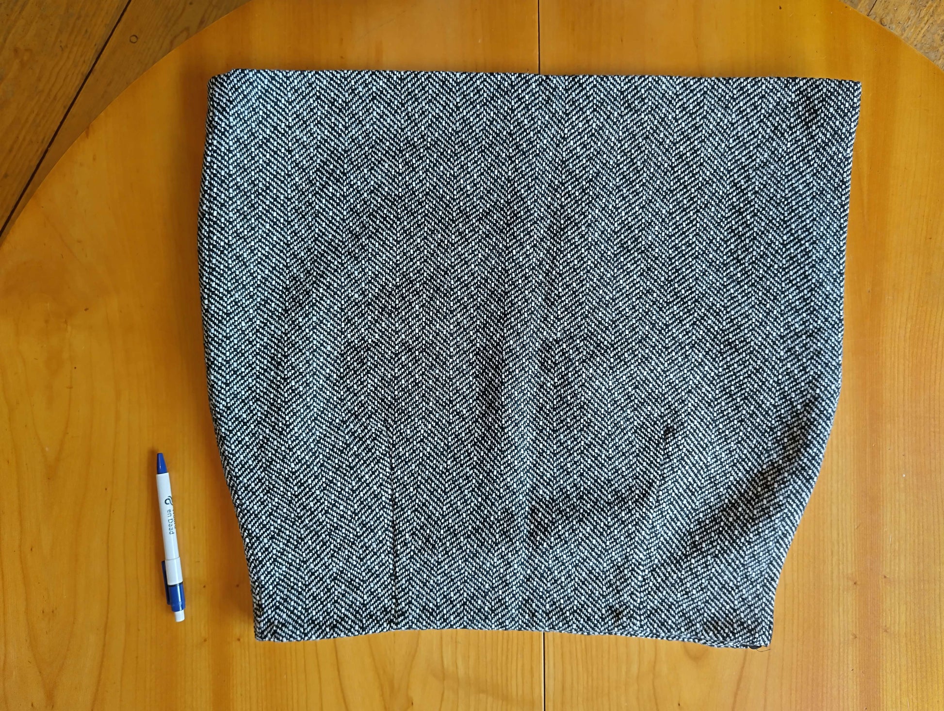 H&M Skirt Top View