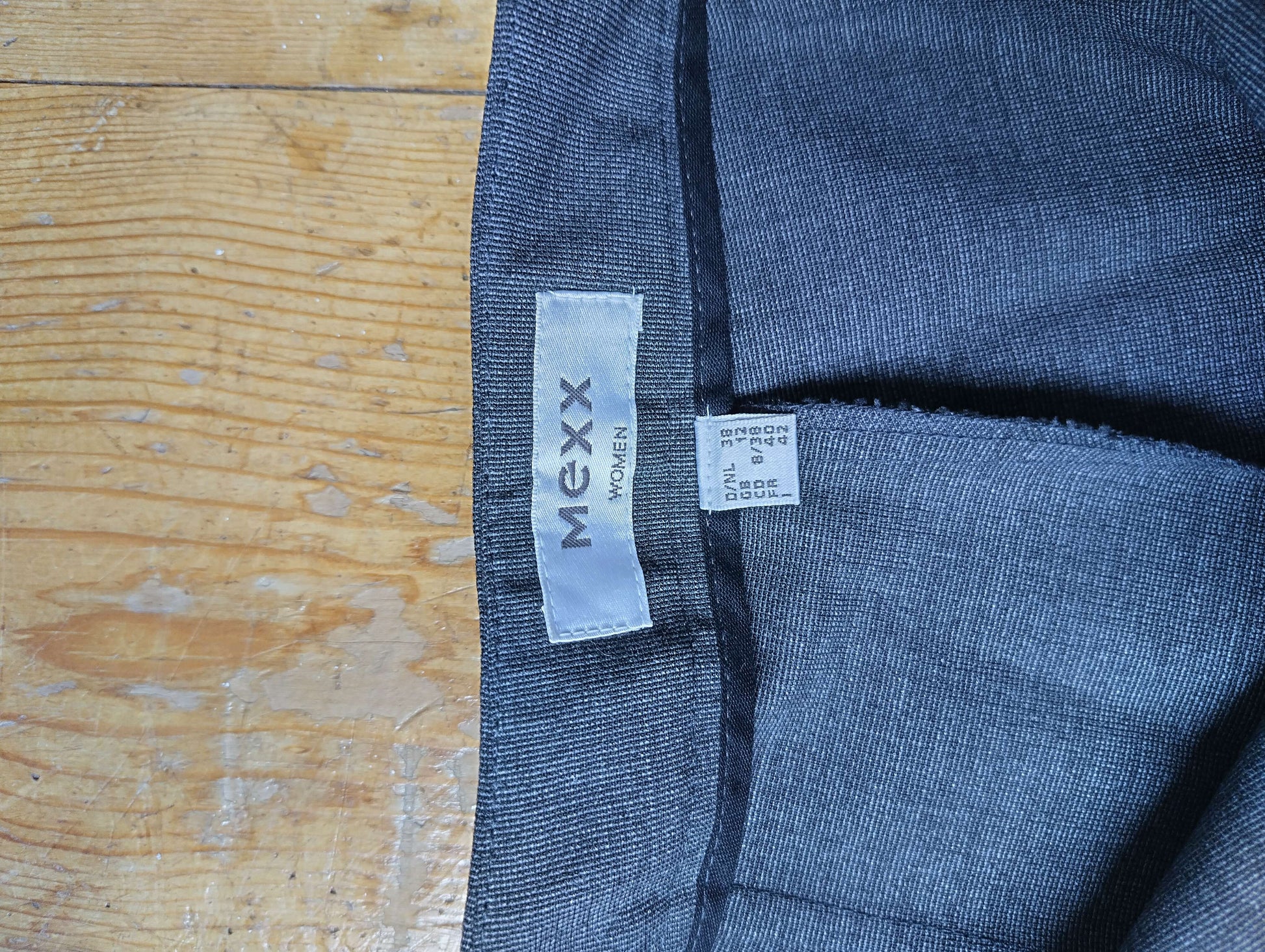 Close-up of Mexx label on the pants