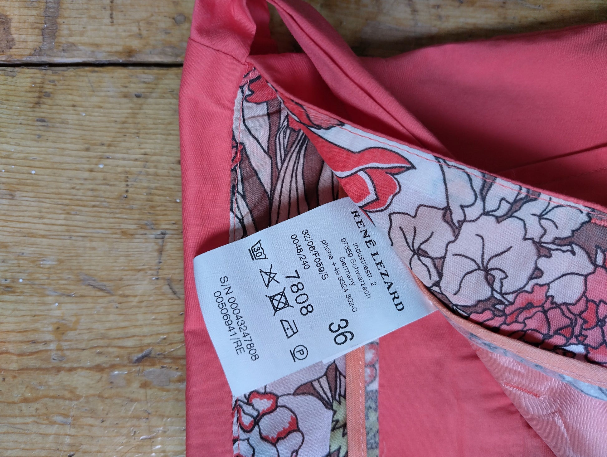 Care label on the René Lezard trousers