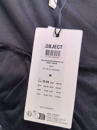 Size and brand tag of Object shirt