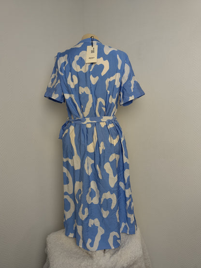 Back view of blue and white shirt dress
