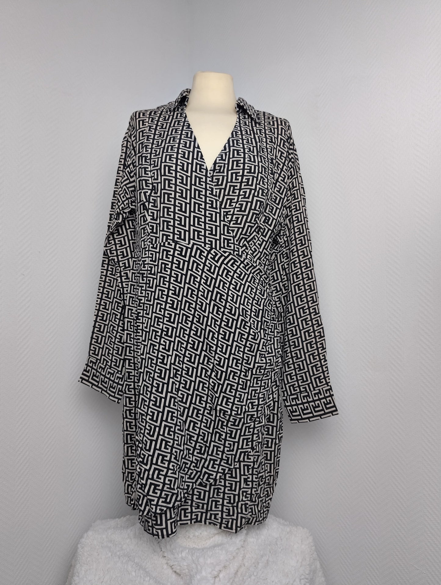 Vila Vibana Black Graphic Wrap Dress