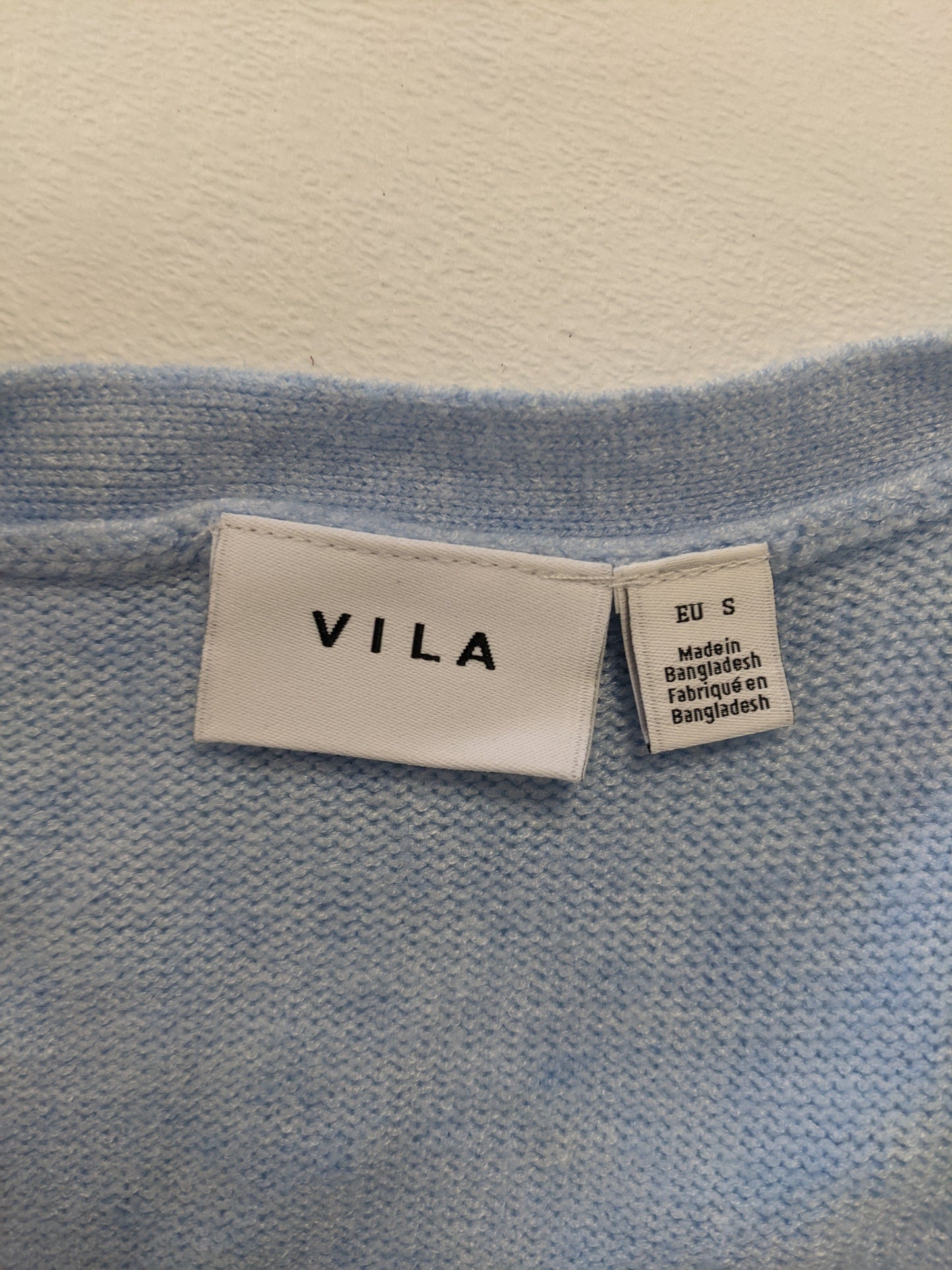 Vila label showing size EU Small